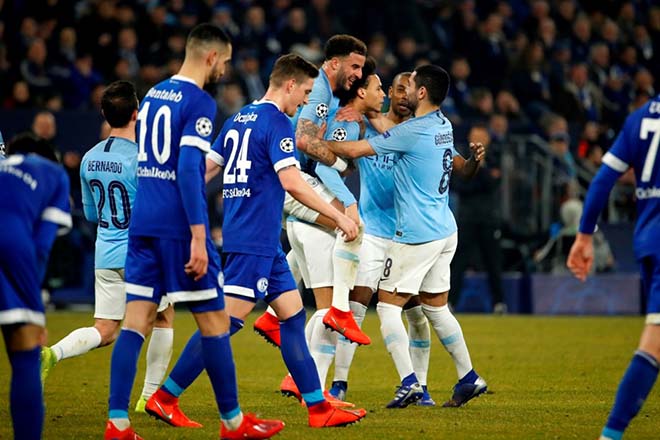 Ronaldo chắp tay "vái lạy" Atletico, Man City ngược dòng “thần thánh” - 5