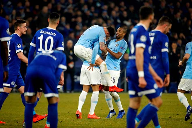 Ronaldo chắp tay "vái lạy" Atletico, Man City ngược dòng “thần thánh” - 6