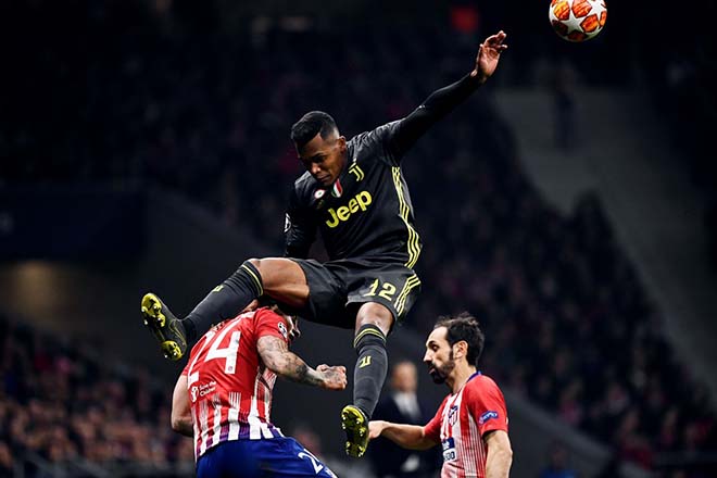 Ronaldo chắp tay "vái lạy" Atletico, Man City ngược dòng “thần thánh” - 9