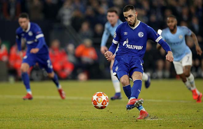 Ronaldo chắp tay "vái lạy" Atletico, Man City ngược dòng “thần thánh” - 12