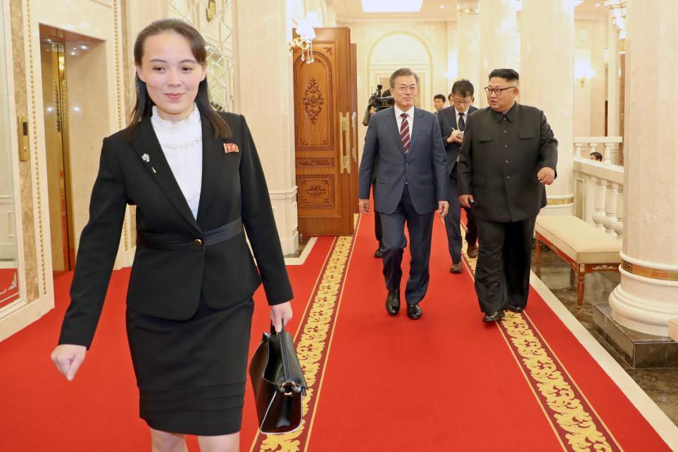 Trợ lý nữ thân cận nhất của ông Kim Jong-un là ai? - 1