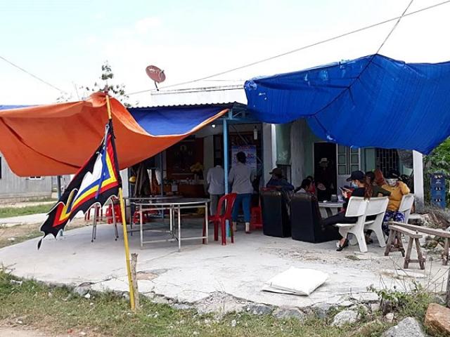 Pháp luật - Người phụ nữ chết lõa thể ở bìa rừng: Con trai nhận được điện thoại bảo "đi mua hòm"