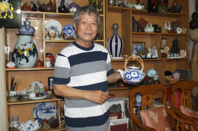 Với ông Vương Tâm, chơi ấm trà là cách hướng tâm hồn con người đến với những giá trị nhân văn cao đẹp.