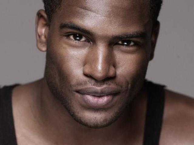 Làm đẹp - Lời khuyên dáng đẹp, da nhẵn mịn của pho tượng đồng làng mẫu nam