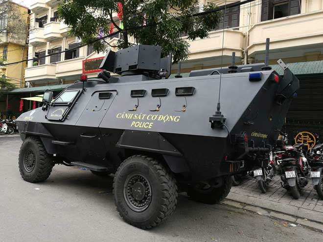 Nóng 24h qua: Sau tiếng hô “bắt cóc trẻ em”, bố bị đâm chết trước mặt con - 2