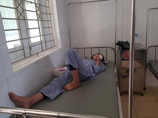 Giáo dục - du học - Nổ bình thí nghiệm, nữ sinh lớp 8 bị rách giác mạc