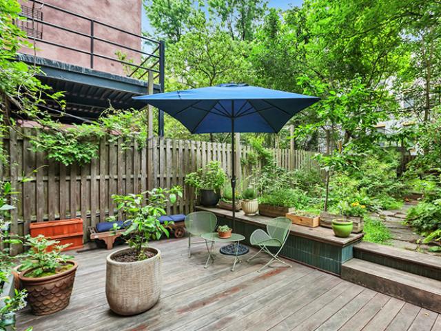 Kinh doanh - Khám phá căn nhà triệu đô của cặp sao Hollywood