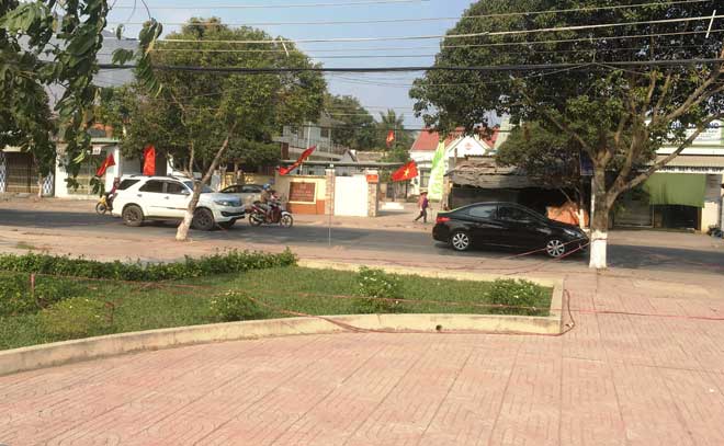 Vụ cha dắt con đi chơi bị đâm chết: Người phụ nữ nhiều lần lấy thân mình che chở - 1