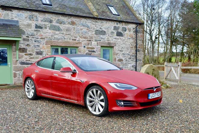 Tesla Model S vượt đèn đỏ gây tại nạn ở tốc độ gần 200km/h - 3