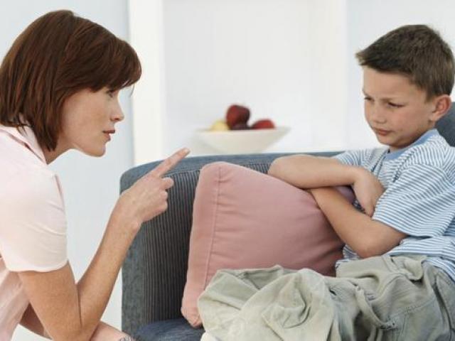 Giáo dục - du học - Nhìn 5 biểu hiện này, cha mẹ phát hiện ngay con đang nói dối