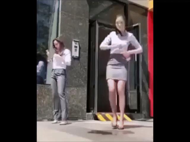 Video Clip Cười - Những màn ảo thuật khiến dân mạng phải ngỡ ngàng