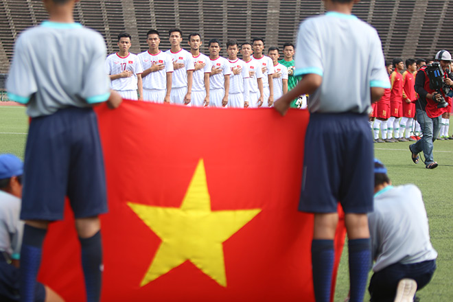 Indonesia “đấu võ” trên sân, U22 Việt Nam bị trọng tài từ chối cơ hội ghi bàn - 1
