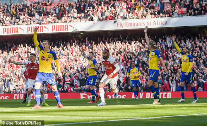 Arsenal - Southampton: Sức ép liên hồi, 2 đòn đắng ngắt - 1
