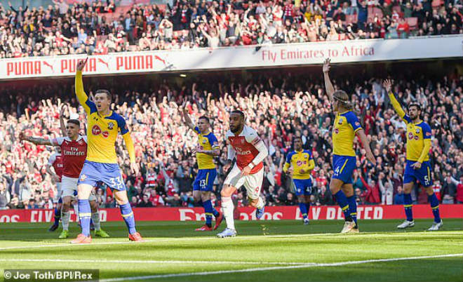 Arsenal - Southampton: Sức ép liên hồi, 2 đòn đắng ngắt - 1