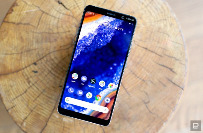 Nokia 9 PureView không ngang tầm sức mạnh cấu hình phần cứng so với các smartphone cao cấp khác của năm 2019 này, chẳng hạn nó sử dụng chip Snapdragon 845 thay vì Snapdragon 855 mới hơn, và có khả năng&nbsp;chống nước IP67 thay vì IP68.