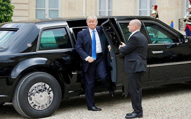 Xe &#34;Quái thú&#34; của Tổng thống Mỹ: Xe tăng nằm trong thân hình limousine - 1