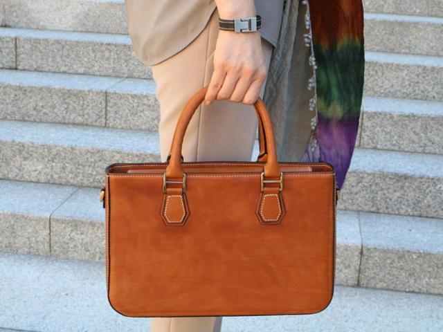 Phi thường - kỳ quặc - Người phụ nữ chi gần trăm triệu đồng để làm túi xách từ da của chính mình