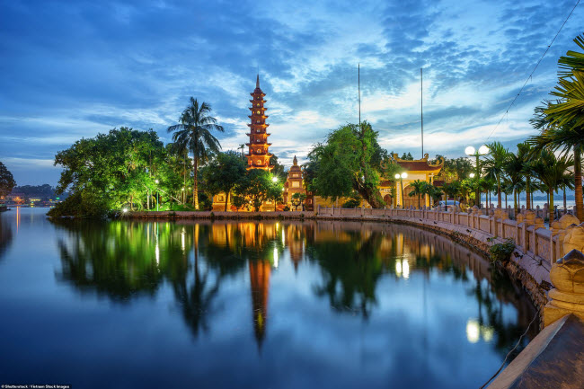 Chùa Trấn Quốc là địa điểm du lịch hấp dẫn tại thủ đô Hà Nội. Công trình được xây dựng từ thế kỷ thứ 6.