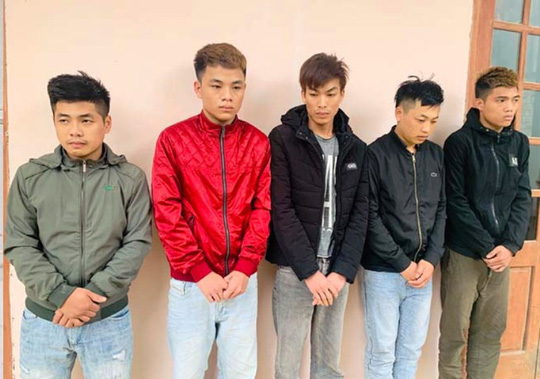 Mâu thuẫn tại quán karaoke, gọi 10 “đàn em” mang súng tới nhà bắn người trọng thương - 1