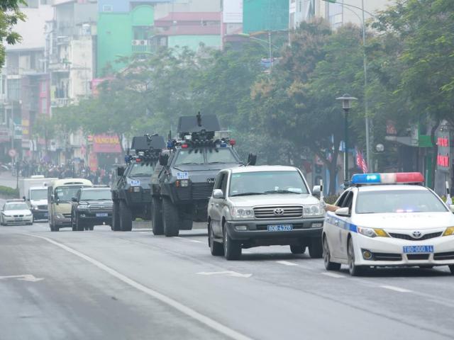 Tin tức trong ngày - Đoàn xe "khủng" của VN hộ tống ông Kim Jong Un trước thềm Hội nghị thượng đỉnh Mỹ - Triều