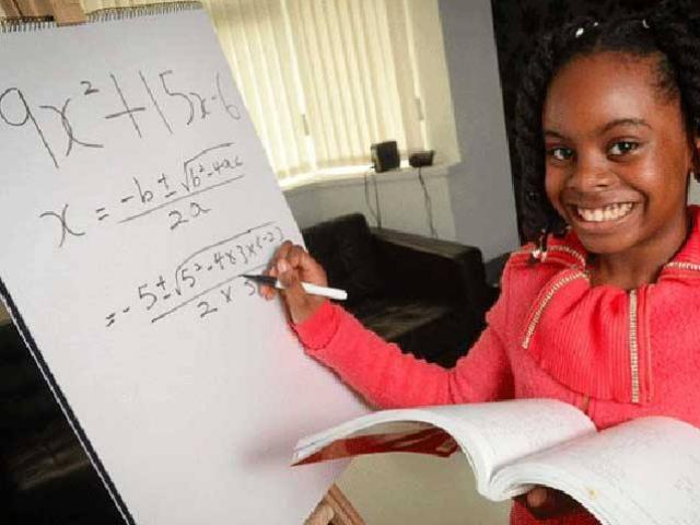 Thiên tài toán học nhỏ tuổi khiến cả nước Anh phải trầm trồ