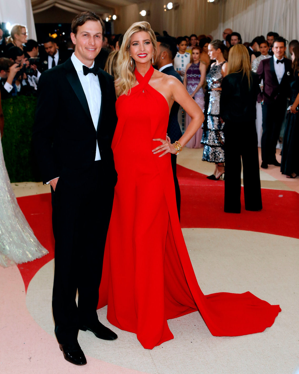 Nhan sắc nóng bỏng của cô con gái được Tổng thống Trump cưng chiều nhất - 9