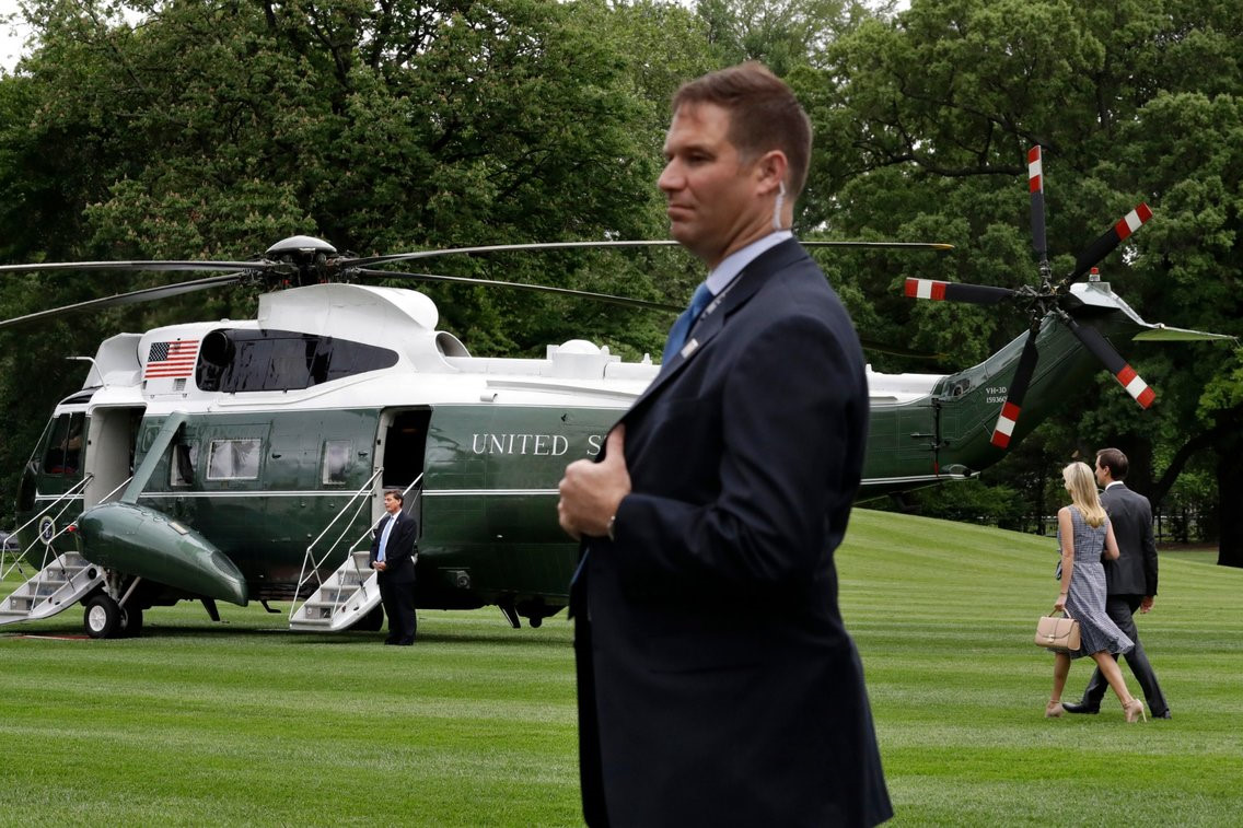 Nhan sắc nóng bỏng của cô con gái được Tổng thống Trump cưng chiều nhất - 13