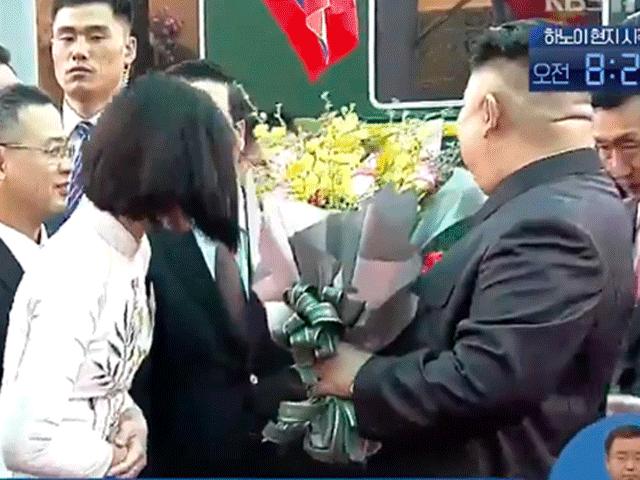 Bạn trẻ - Cuộc sống - Nữ sinh Lạng Sơn được chọn tặng hoa ông Kim Jong Un chỉ trước một ngày