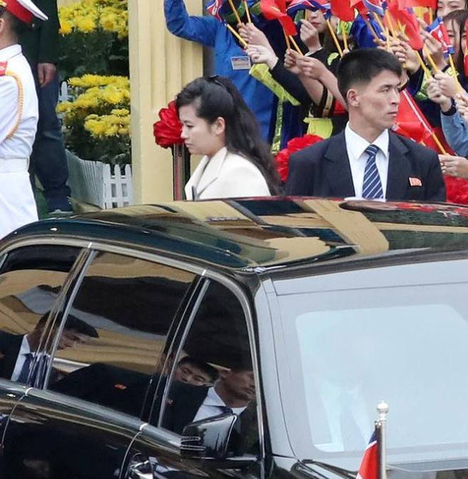 Nữ ca sĩ quyền lực vừa tới Hà Nội cùng đoàn Chủ tịch Kim Jong Un là ai? - 2