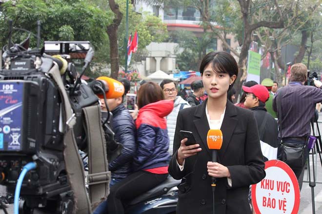 Nam phóng viên Hàn Quốc đẹp như tài tử khiến chị em Việt mê mẩn - 11