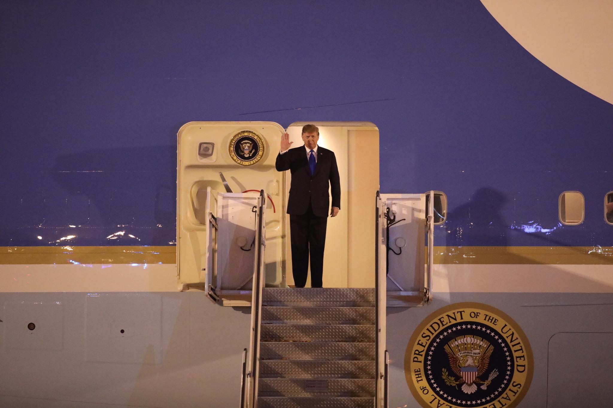 Câu nói đầu tiên của Tổng thống Donald Trump khi trở lại VN dự Thượng đỉnh Mỹ - Triều - 2