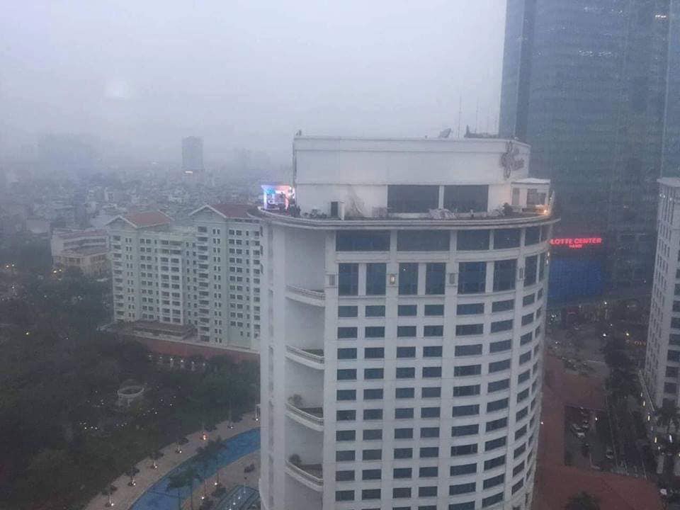 2 MC Hàn Quốc đưa tin thượng đỉnh Mỹ - Triều tại “trường quay trên trời" ở Hà Nội - 2