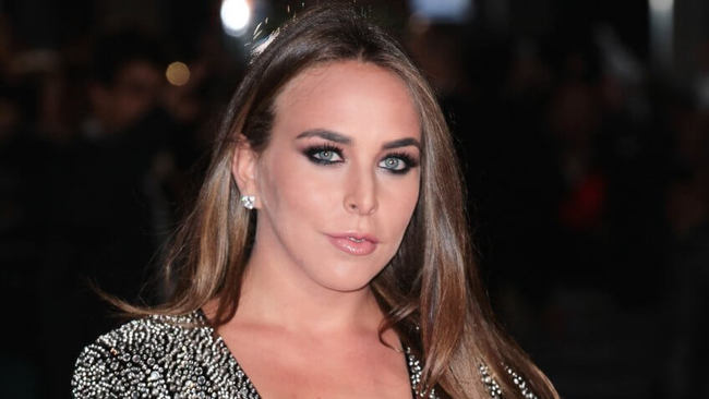 Chloe Green Net Worth: Không được tiết lộ. Khối lượng tài sản mà Chloe Green Net Worth thừa kế không được tiết lộ, nhưng bố mẹ cô, Philip và Cristina Green, có tài sản ròng trị giá 4,9 tỷ USD tính đến năm 2018, theo Forbes.