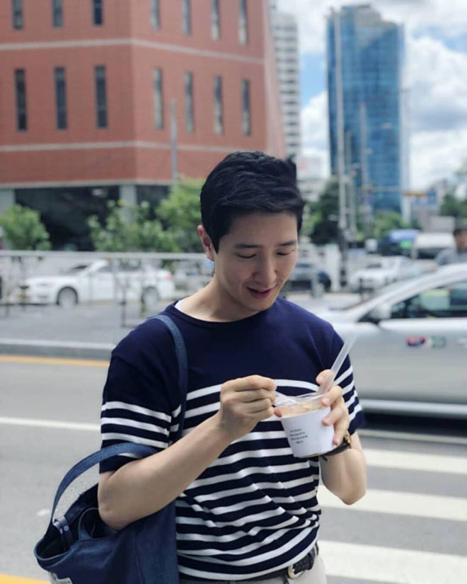 Phóng viên Hàn thích thú khoe ảnh được truyền thông Việt ca ngợi - 8