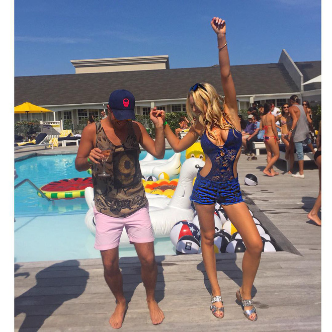 Điều ít biết về con gái út gợi cảm của Tổng thống Trump với người vợ thứ 2 - 3