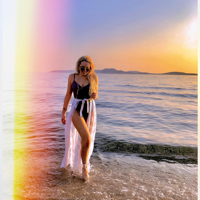 Điều ít biết về con gái út gợi cảm của Tổng thống Trump với người vợ thứ 2 - 5