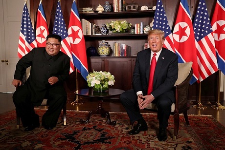 Donald Trump gặp Kim Jong Un: Ngôn ngữ cơ thể nói lên điều gì - 4