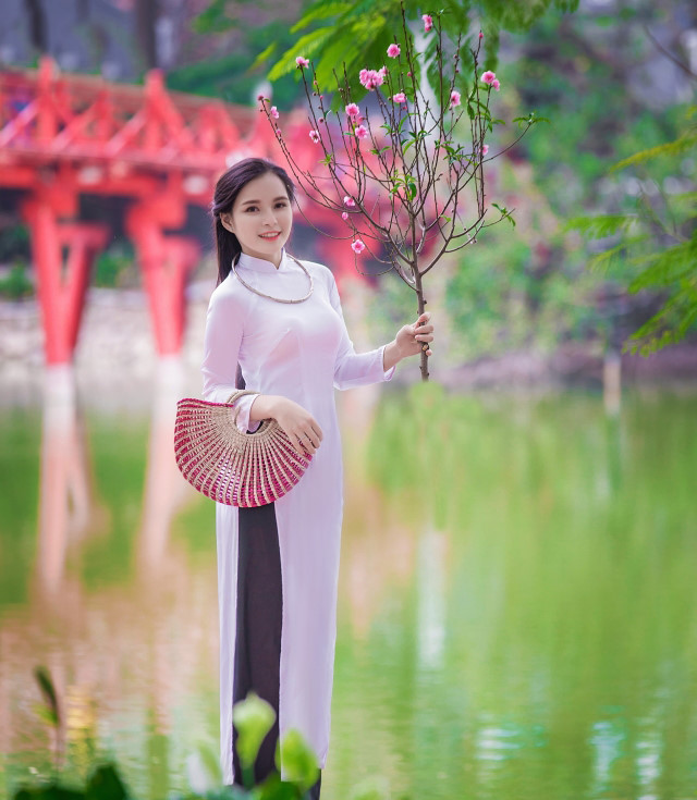 4 cô gái Việt nổi tiếng nhờ được tặng hoa cho Tổng thống Mỹ - 3