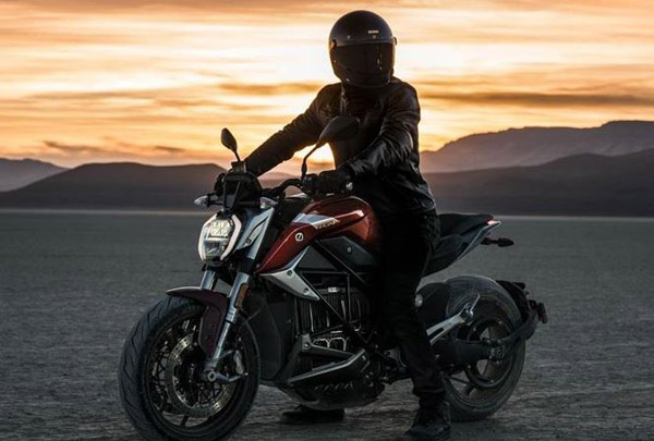 Mỹ ra mắt xe máy điện chạy 200 km/h, sạc 95% pin chỉ trong 1h - 1