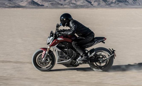 Mỹ ra mắt xe máy điện chạy 200 km/h, sạc 95% pin chỉ trong 1h - 2