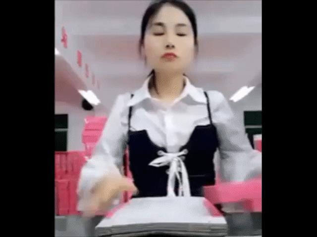 Cười 24H - Kinh ngạc với những người vừa ngủ vừa làm việc