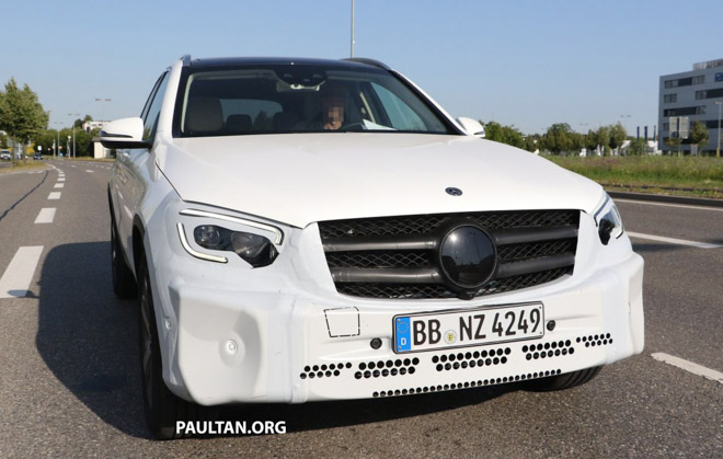 Mercedes-Benz tung teaser "nhá hàng" GLC Facelift 2020 mới - 6