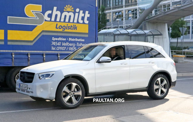 Mercedes-Benz tung teaser "nhá hàng" GLC Facelift 2020 mới - 4