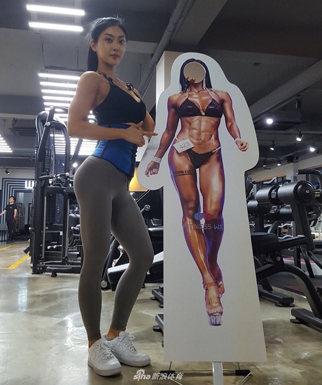 Kelly đã nhận được không ít câu hỏi về cách giữ dáng. Cô chỉ đáp lại, cách duy nhất chính là chăm chỉ luyện tập mỗi ngày.