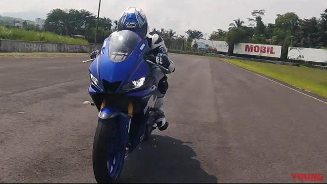 Yamaha YZF-R25 2019 với CBR 250RR, Ninja 250: Kẻ tám lạng, người nửa cân - 2