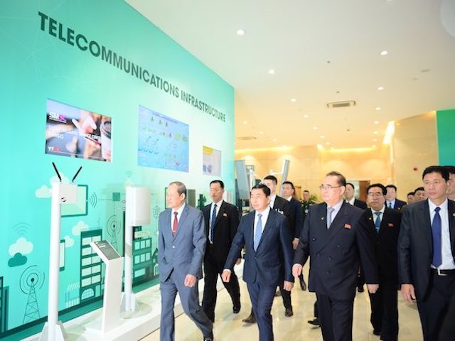Công nghệ thông tin - Phái đoàn Triều Tiên thăm Trung tâm Điều hành mạng lưới viễn thông toàn cầu của Viettel