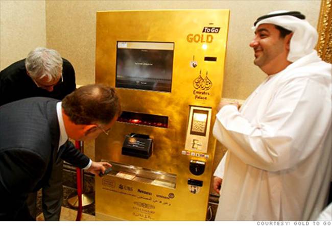 Năm 2010, thế giới sửng sốt trước máy ATM nhả vàng ở Dubai.