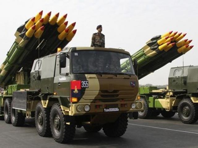 Toàn vũ khí quân đội Ấn Độ vào vị trí, sẵn sàng tấn công mục tiêu Pakistan