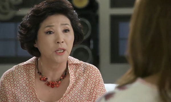 Mẹ chồng quả quyết rằng cháu nội giống hệt anh hàng xóm và màn đáp trả của nàng dâu - 1