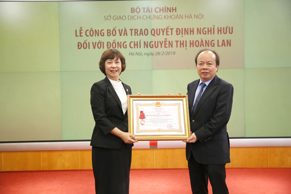 Người thay bà Nguyễn Thị Hoàng Lan phụ trách Ban Điều hành HNX là ai? - 2